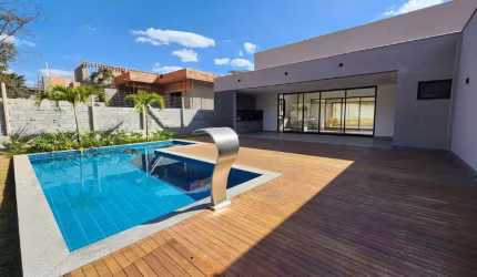 Casa com 4 suites no condominio Vitoria Golf