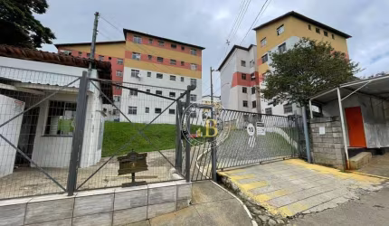 Apartamento com 2 dormitórios à venda, 48 m² por R$ 110.000,00 - Previdenciários - Juiz de Fora/MG