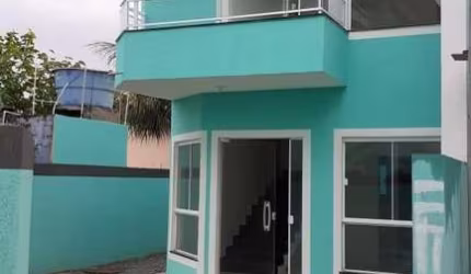 Linda Casa Duplex à Venda!