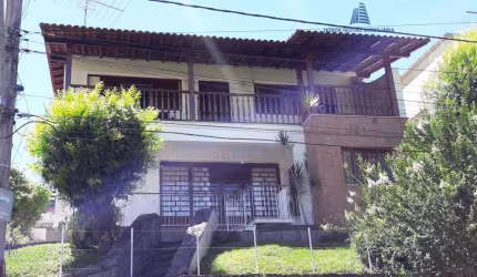 Casa Padrão para Venda em Várzea Teresópolis-RJ