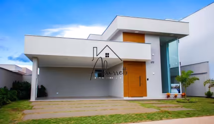 Casa com 174 m2 área &#250;til e 346 m2 terreno - 3 dormitórios, 1 suite 3 e Piscina