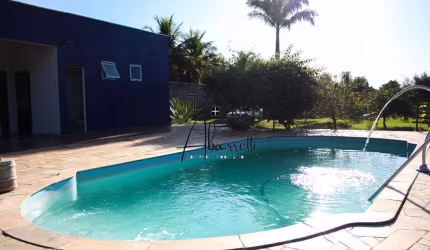 Chácara com 1.650 m&#178;, com 2 quartos suites em zona rural