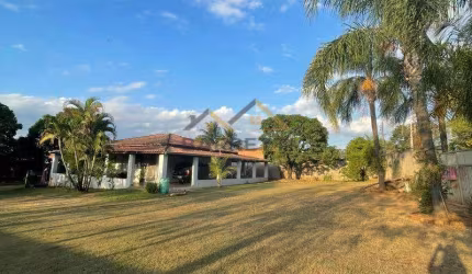 Chácara &#224; venda de 1.545m&#178; com 3 quartos, sendo 1 suíte, e 3 banheiros no Chácaras Veneza