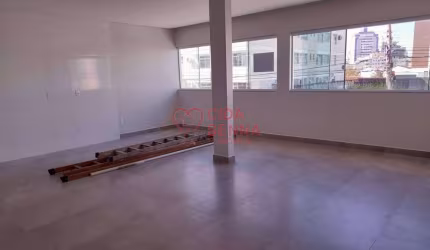 DESOCUPADA - 02 PISOS - 03 DORMS EM CADA PISO - GARAGEM