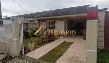 BELÍSSIMA CASA! 03 QTOS., SUÍTE, AMPLO TERRENO, BEM LOCALIZADO