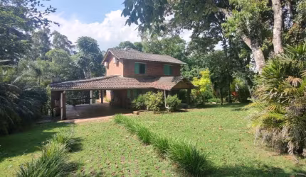 Casa a venda  no Villagos Chapecó.   169 m² Construídos, terreno de 1234 m².