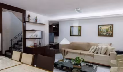 MARAVILHOSA CASA DE 3 PAVIMENTOS NO ANIL!!!