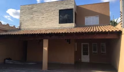 Casa à venda e locação 2 Quartos, 2 Suites, 2 Vagas, 235M², Porto, Cuiabá - MT