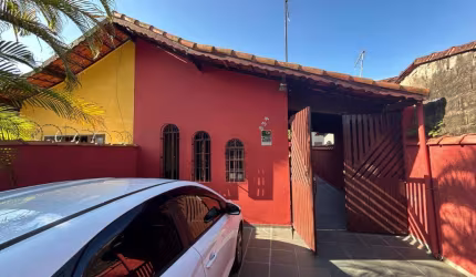 casa com piscina em Mongaguá