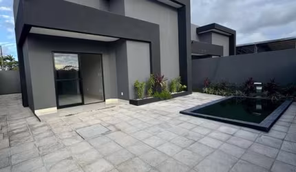 CASA SOLTA 3 QUARTOS COM PISCINA NO VALENTINA