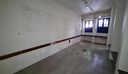 Melhor Casa Comercial 126m2, 5 Salas, Não Tem Garagem nas Graças, Excelente Localização