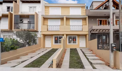 Casa com 3 quartos à venda na Rua Nestor José Nitschke, 38, Guarujá, Porto Alegre por R$ 520.000