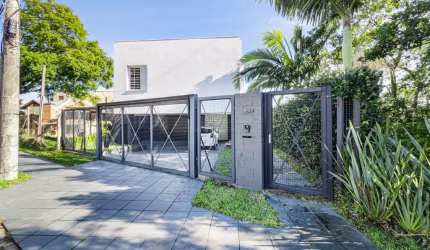 Casa com 3 quartos à venda na Rua Alcebíades Antônio dos Santos, 355, Nonoai, Porto Alegre por R$ 1.720.000