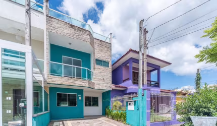 Casa com 3 quartos à venda na Rua Angico, 114, Hípica, Porto Alegre por R$ 619.000