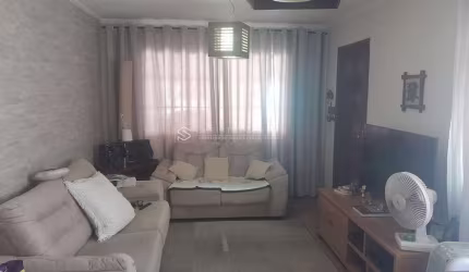 Casa a Venda na Cidade Dutra com 2 Dormitórios e 2 Vagas de Garagem