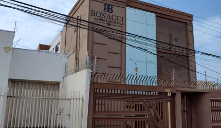Aluguel / Venda Prédio / Salas Comercias de 3 andares no Bairro Bosque da Saúde a duas quadras da Av do CPA.