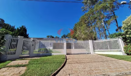 Casa com 3 suítes, piscina e área gourmet para venda