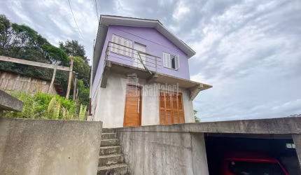 Casa à venda com 03 dormitórios em Bento Gonçalves