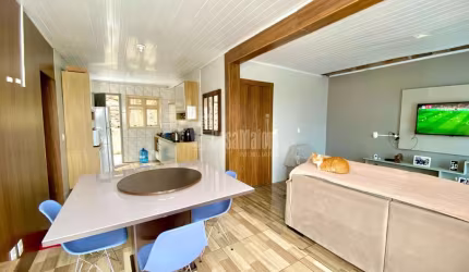 CASA AMPLA COM PISCINA À VENDA EM BENTO GONÇALVES!