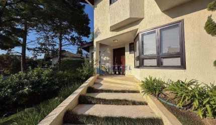 SOBRADO à VENDA na ALDEIA DA SERRA no RESIDENCIAL MORADA DOS PINHEIROS com 4 Suítes e + DE 1000m² de Terreno!!