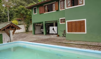 Casa com 4 dormitórios no Rio Tavares
