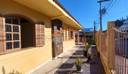 Casa com 4 quartos à venda na Sagrada Família, 23, Vila Nova, Imbituba, 99 m2 por R$ 600.000