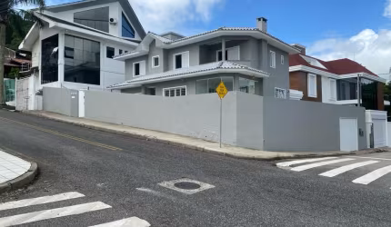 CASA À VENDA EM COQUEIROS