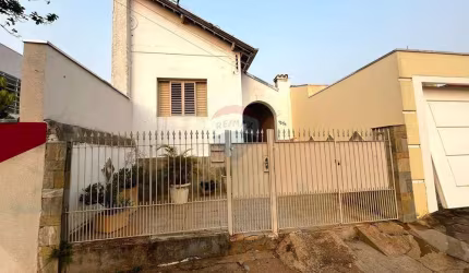 Casa a venda na Vila Mesquita com 4  quartos,2 vagas, próximo ao Tauste da Rio Branco