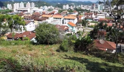 Terreno à venda em Brusque-SC, bairro Steffen, com 494m² de área! Aproveite essa oportunidade única!