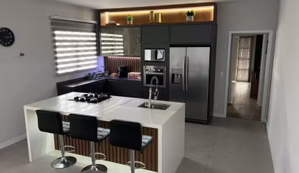 Casa com 3 quartos à venda na Tomaz Joao do Amaral, 04, Serraria, São José por R$ 990.000