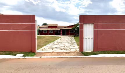 RUA 4B - **BAIXOU PRA VENDER** CASA EM COND. - PRÓX. À DELEGACIA - DESOCUPADA.