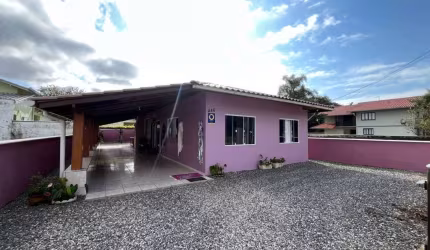 Casa À Venda, 240 Metros do Mar na Barra do Sai