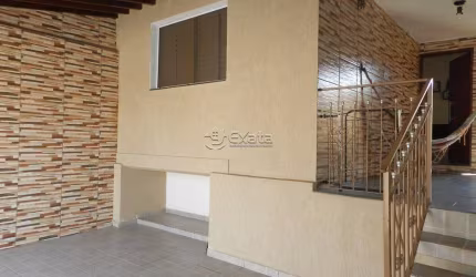 Casa com edícula para venda na Vila Hortência