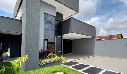 Linda casa com piscina