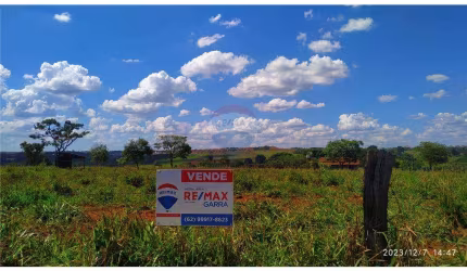 TERRENO PRÓXIMO A PEDREIRA