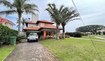 Espaço e Exclusividade: Sobrado de Alto Padrão no Green Village Golf Clube