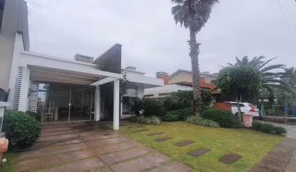 Conforto e Lazer no Condado de Capão - Casa Térrea com Excelente Posição Solar