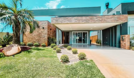Casa Térrea de Esquina com 4 Suítes e Piscina no Condomínio Riviera Xangri-La