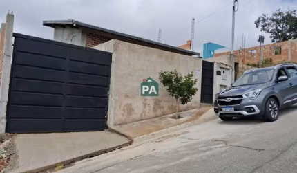 Casa com 3 quartos à venda no Morada dos Pássaros, Poços de Caldas  por R$ 490.000