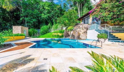 Casa com 6 dormitórios à venda, 725 m² por R$ 3.990.000,00 - Escola Agrícola - Blumenau/SC