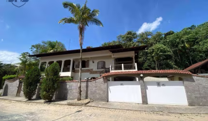 Belissima casa no bairro Velha, próx Vila Germanica