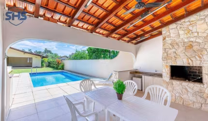 Casa com terreno plano, com 4 dormitórios à venda, 370 m² por R$ 1.980.000 - Centro - Blumenau/SC