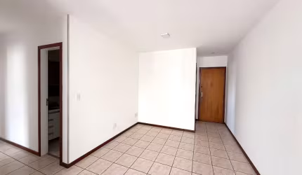 Alugo apartamento de 3 quartos com suíte em Jardim Camburi