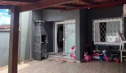 Casa geminada, 5 de abertura, semi mobiliado!