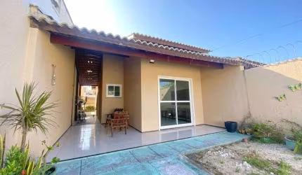 Casa com 2 dormitórios à venda, 80 m² por R$ 310.000 - Divineia - Aquiraz/CE
