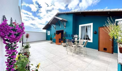 Casa com 4 quartos à venda, 450 m² por R$ 990.000 - Barra do Imbuí - Teresópolis/RJ