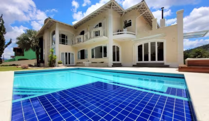 Casa com 4 quartos à venda, 600 m² por R$ 3.700.000 - Tijuca - Teresópolis/RJ