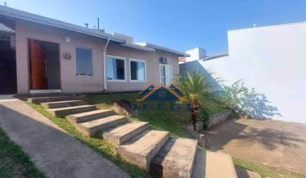 Casa térrea, 2 quartos, 6 vagas em Valinhos