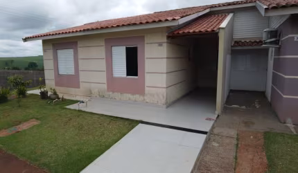 Casa em condomínio fechado com 3 quartos à venda na Atílio Prudente de Mello, --, Heimtal, Londrina por R$ 280.000