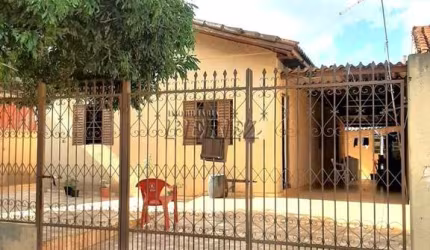 Casa com 4 quartos à venda na das Violetas, --, Ouro Branco, Londrina por R$ 310.000
